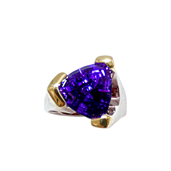 KC Custom Design ladies ring with trillion cut amethyst = 6.82 cts in 18KYG/14KWG = 8.7 dwt. Item# KRYW-AM-5020