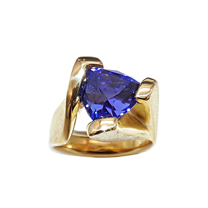 KC Custom design ladies ring with trillion cut tanzanite = 5.68 cts in 18KYG = 11.2 dwt. Item# CCJ-KRY-TZ-1293